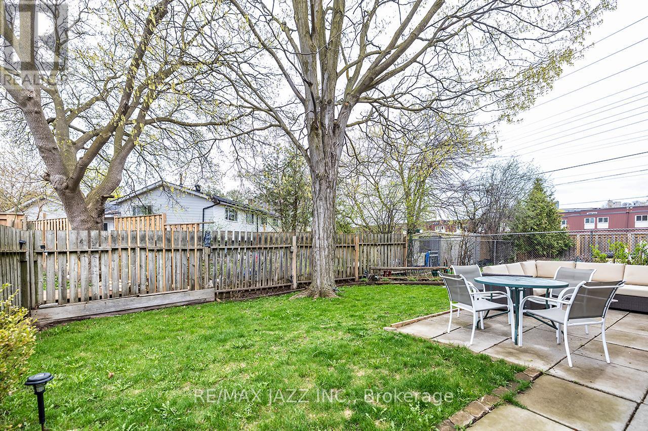 1347 Mary Street N, Oshawa (Samac), ON - Outdoor