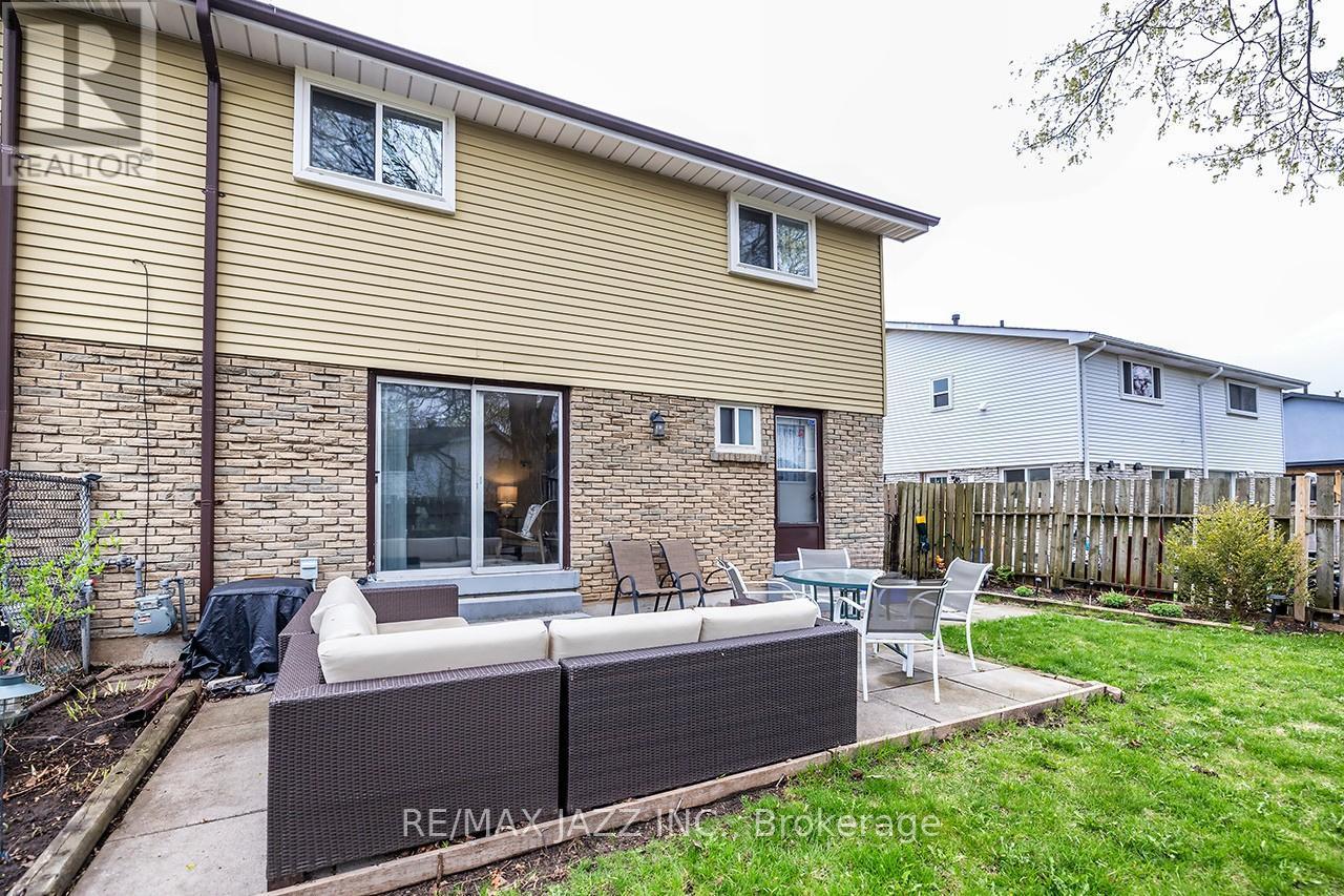 1347 Mary Street N, Oshawa (Samac), ON - Outdoor With Deck Patio Veranda With Exterior