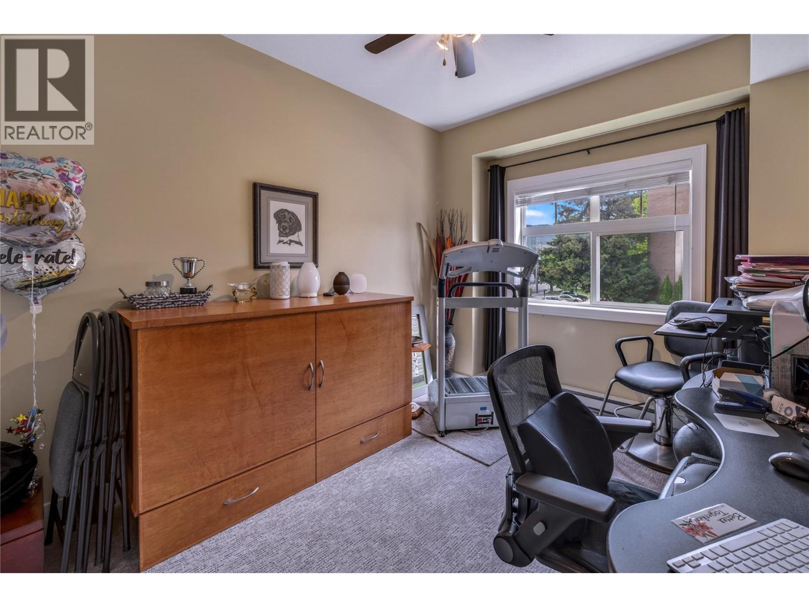 240 Wade Avenue W Avenue Unit# 305, Penticton, BC - Indoor
