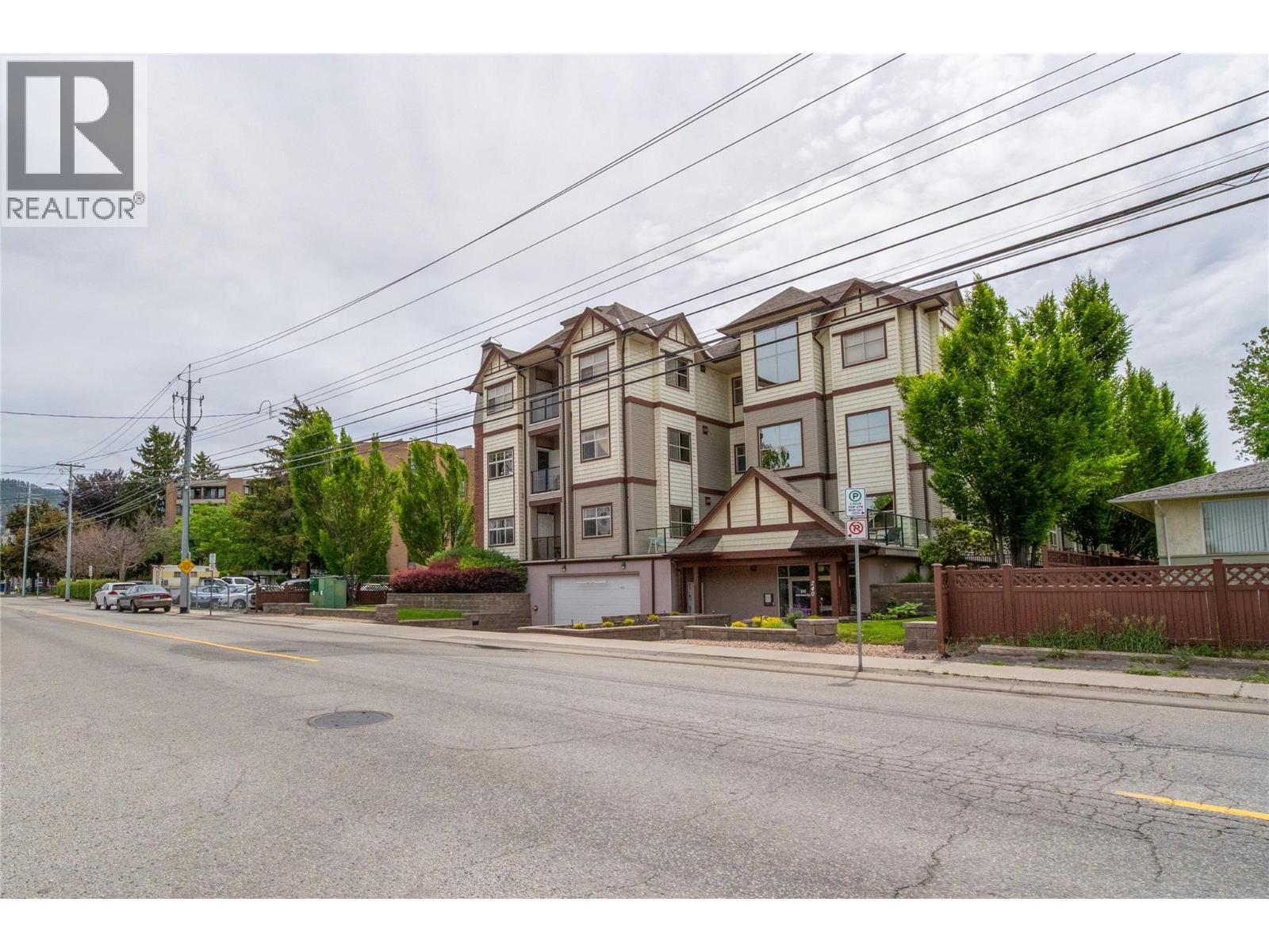 240 Wade Avenue W Avenue Unit# 305, Penticton, BC - Outdoor