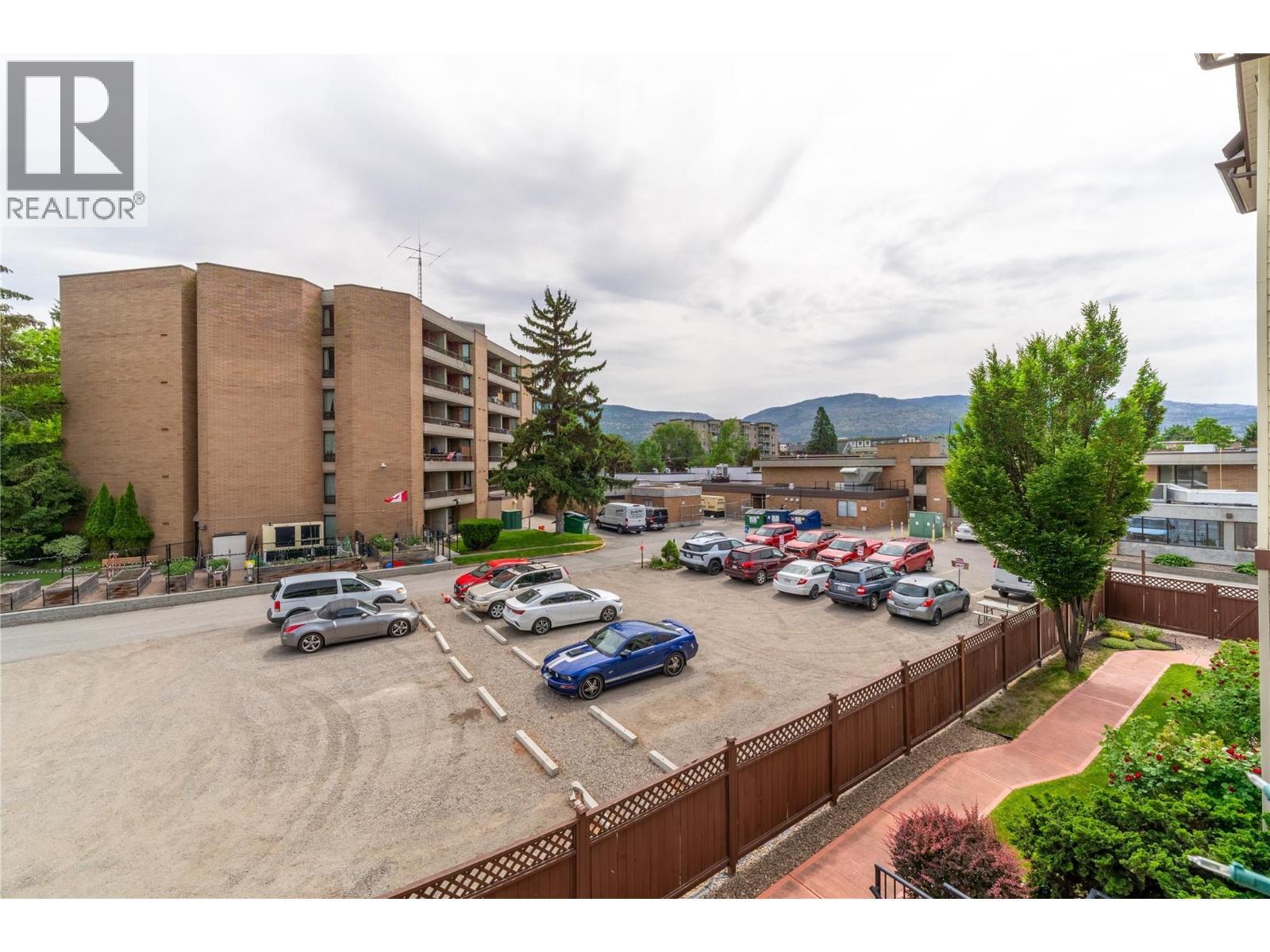 240 Wade Avenue W Avenue Unit# 305, Penticton, BC - Outdoor
