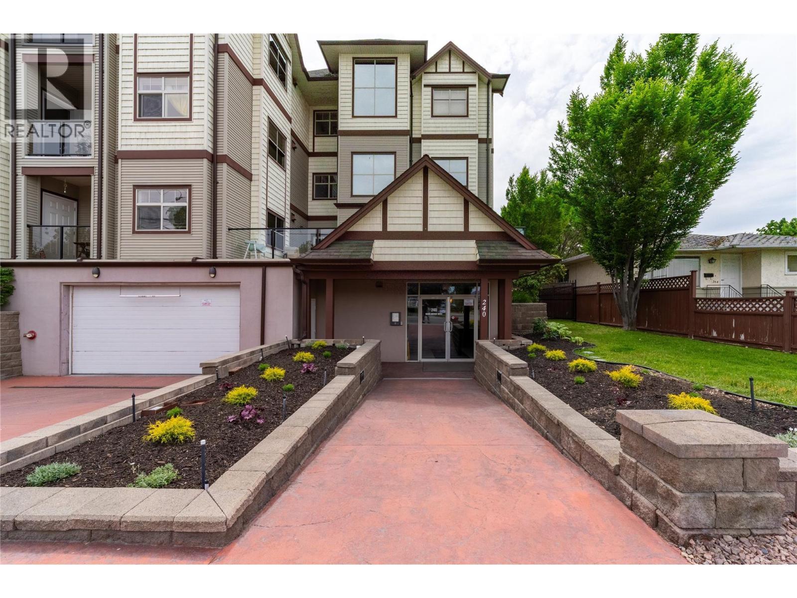 240 Wade Avenue W Avenue Unit# 305, Penticton, BC - Outdoor