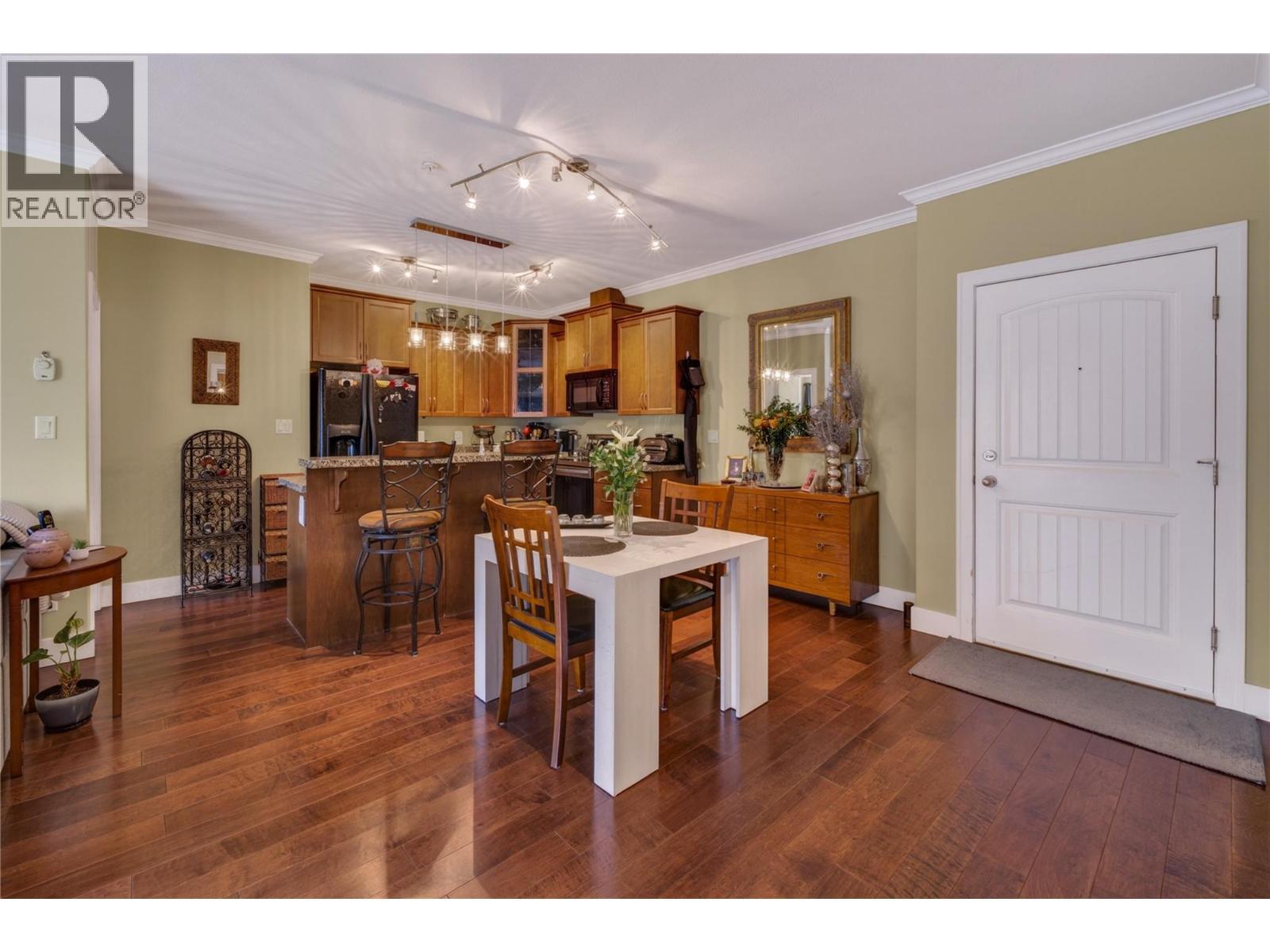 240 Wade Avenue W Avenue Unit# 305, Penticton, BC - Indoor