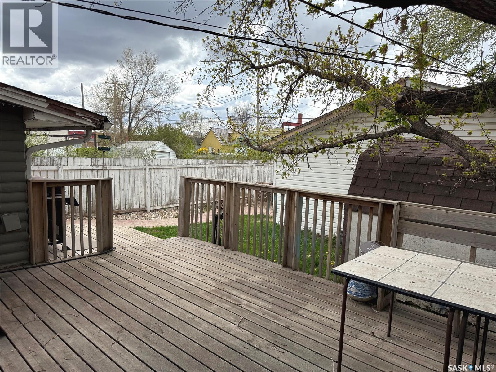 936 Wallace Street, Regina, SK - Outdoor With Deck Patio Veranda With Exterior