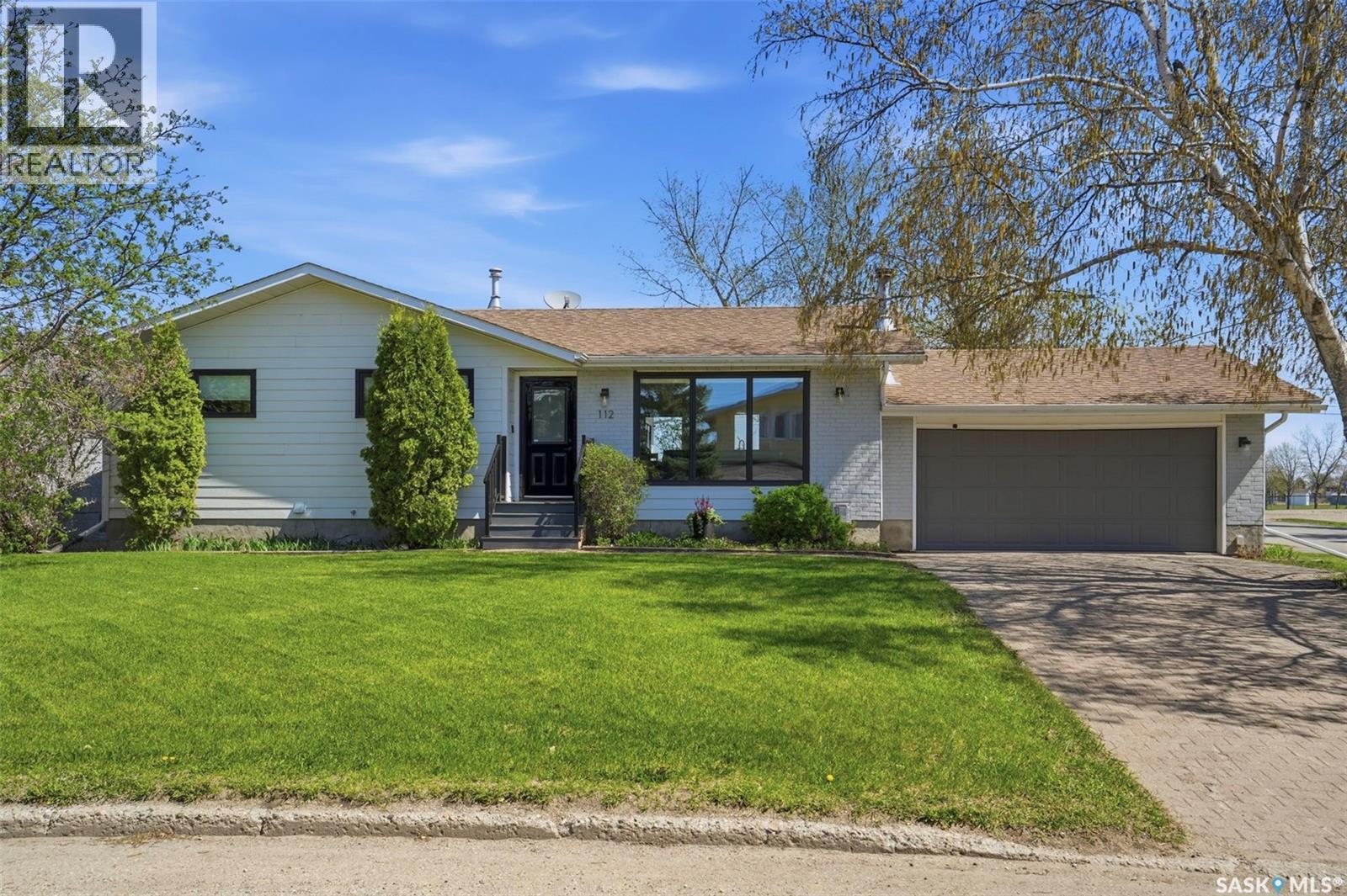 112 8Th Avenue E, Watrous, SK - Outdoor With Facade