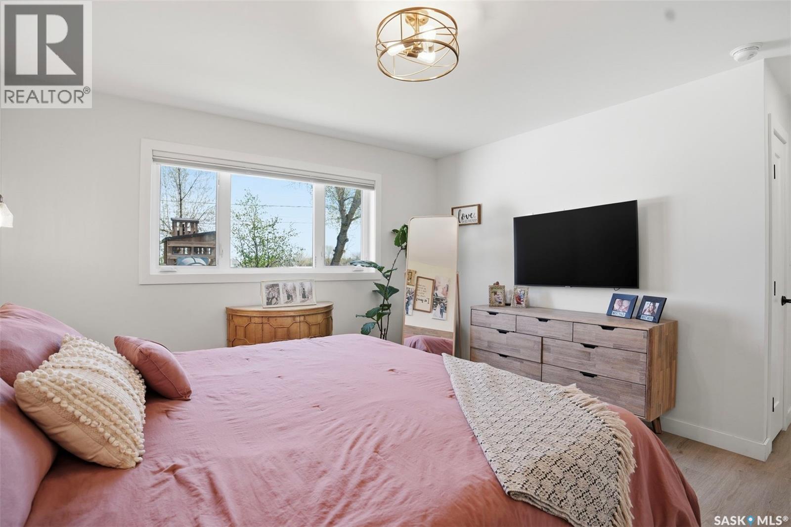 112 8Th Avenue E, Watrous, SK - Indoor Photo Showing Bedroom