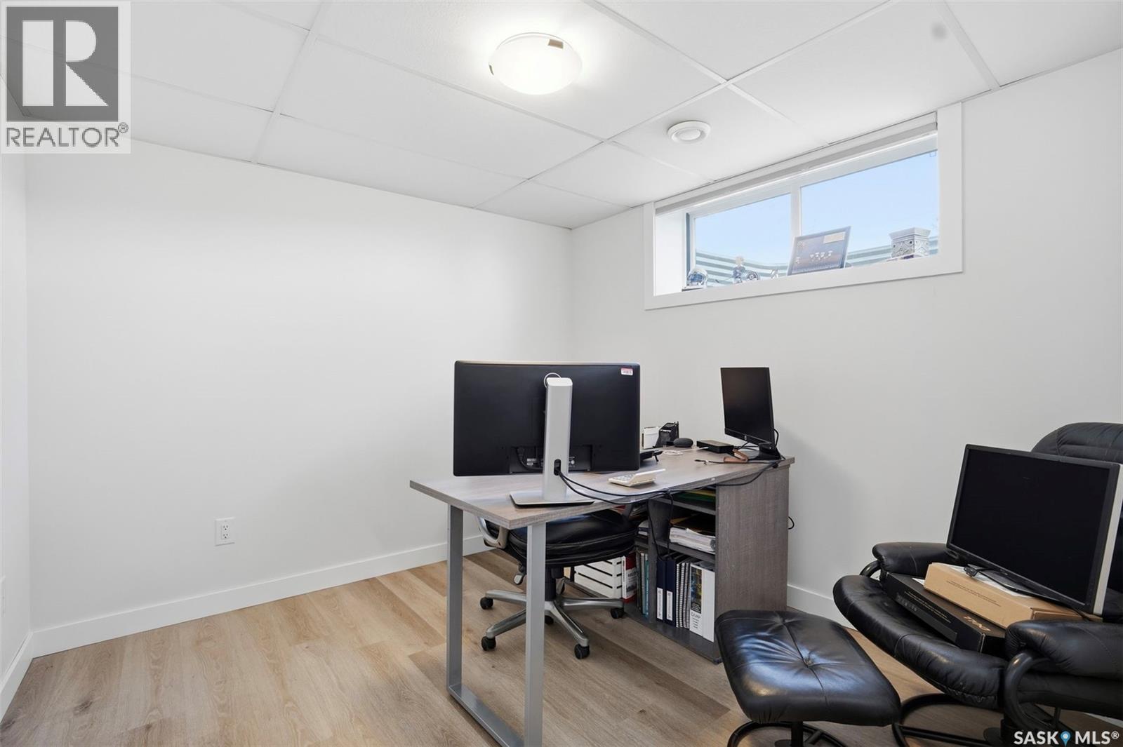 112 8Th Avenue E, Watrous, SK - Indoor Photo Showing Office