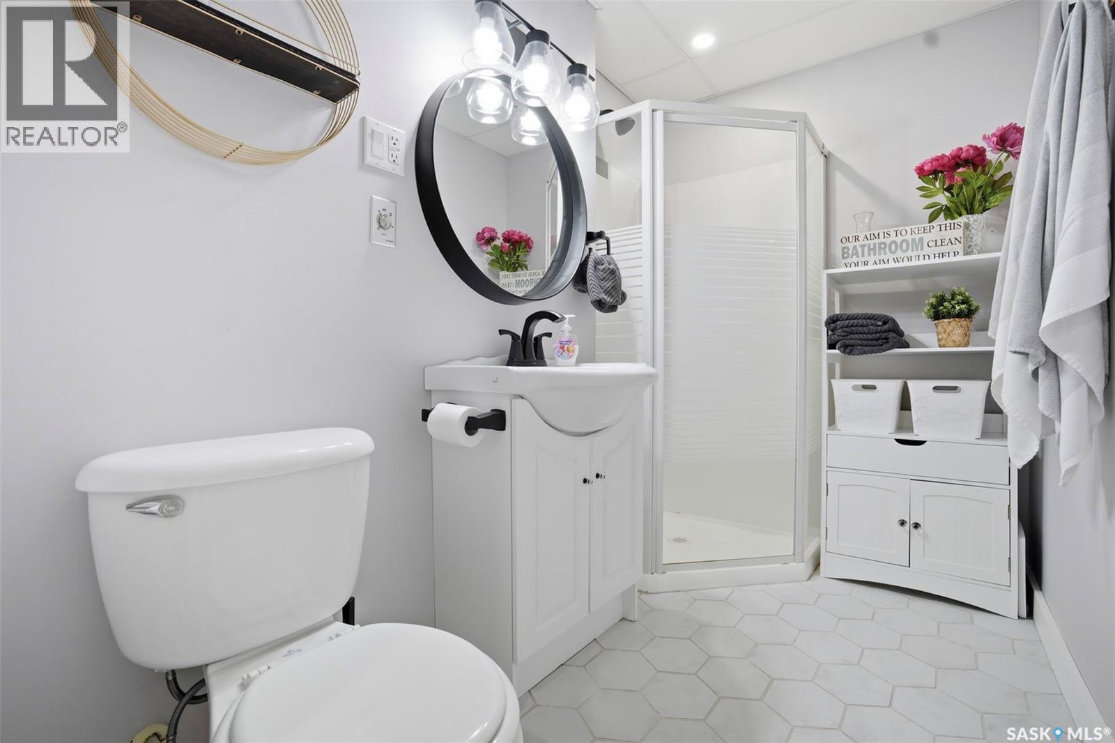 112 8Th Avenue E, Watrous, SK - Indoor Photo Showing Bathroom
