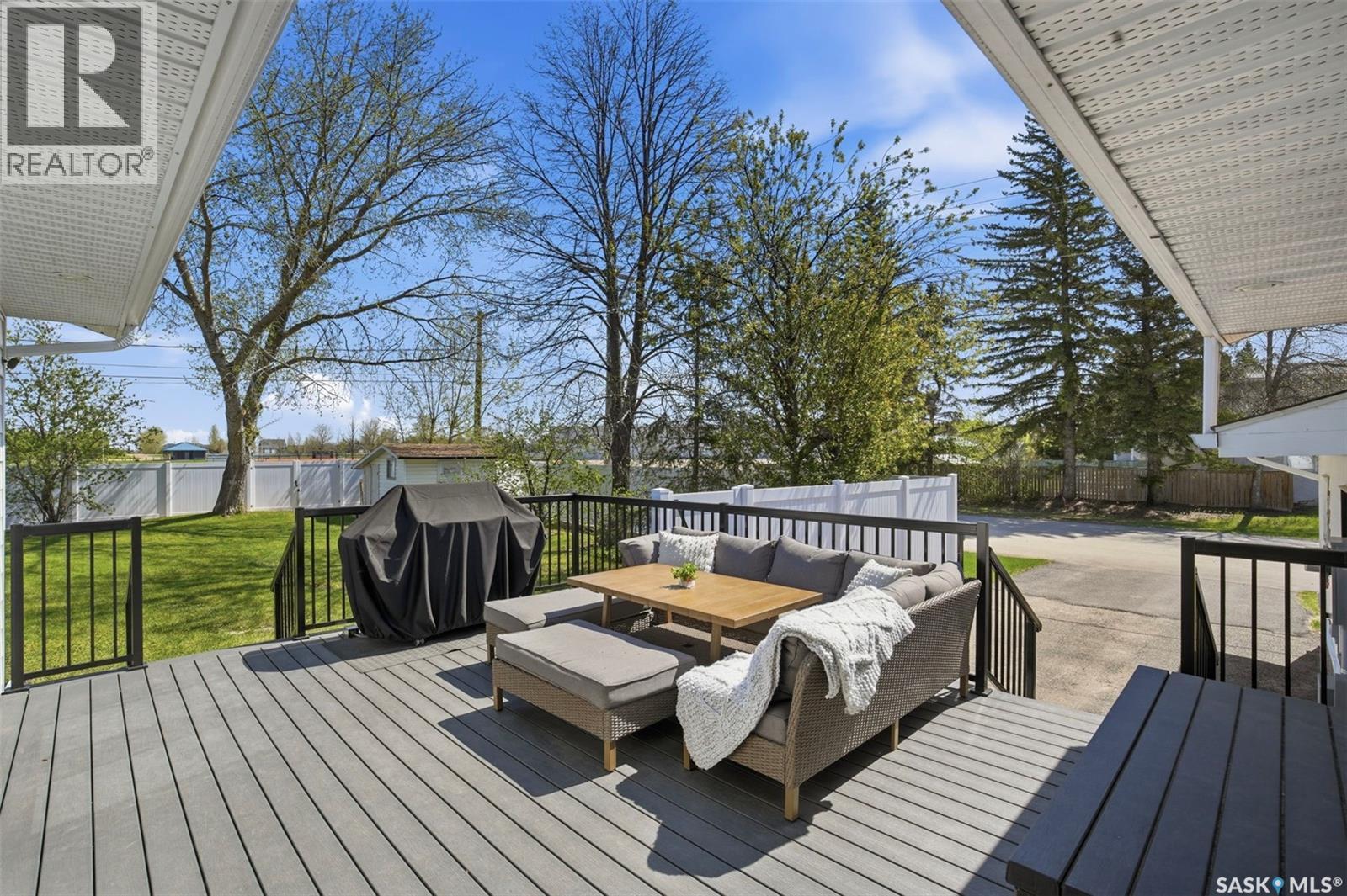 112 8Th Avenue E, Watrous, SK - Outdoor With Deck Patio Veranda With Exterior