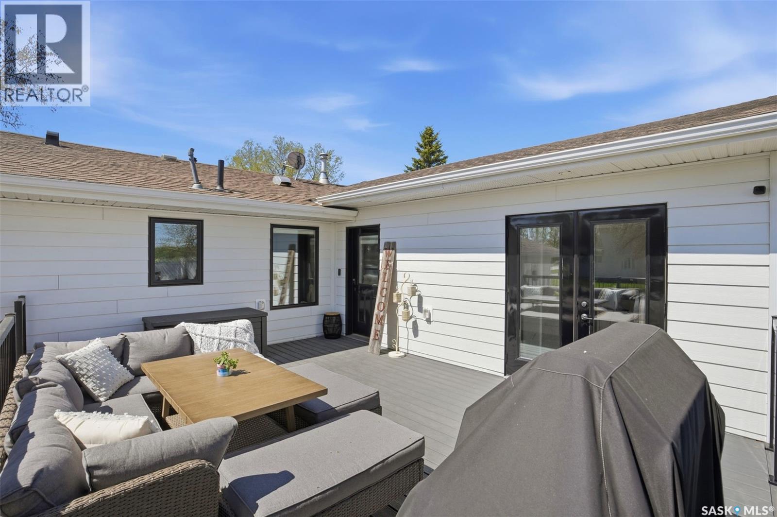 112 8Th Avenue E, Watrous, SK - Outdoor With Exterior