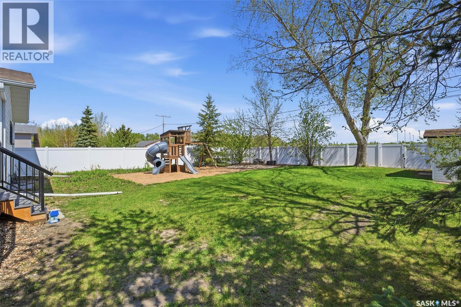112 8Th Avenue E, Watrous, SK - Outdoor With Backyard