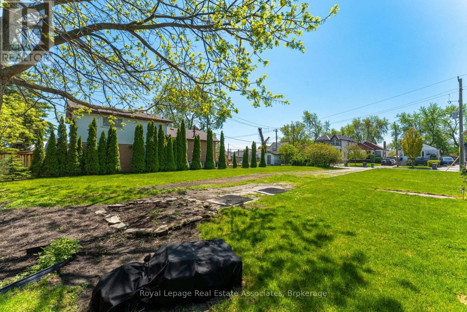 1067 Alexandra Avenue, Mississauga, ON