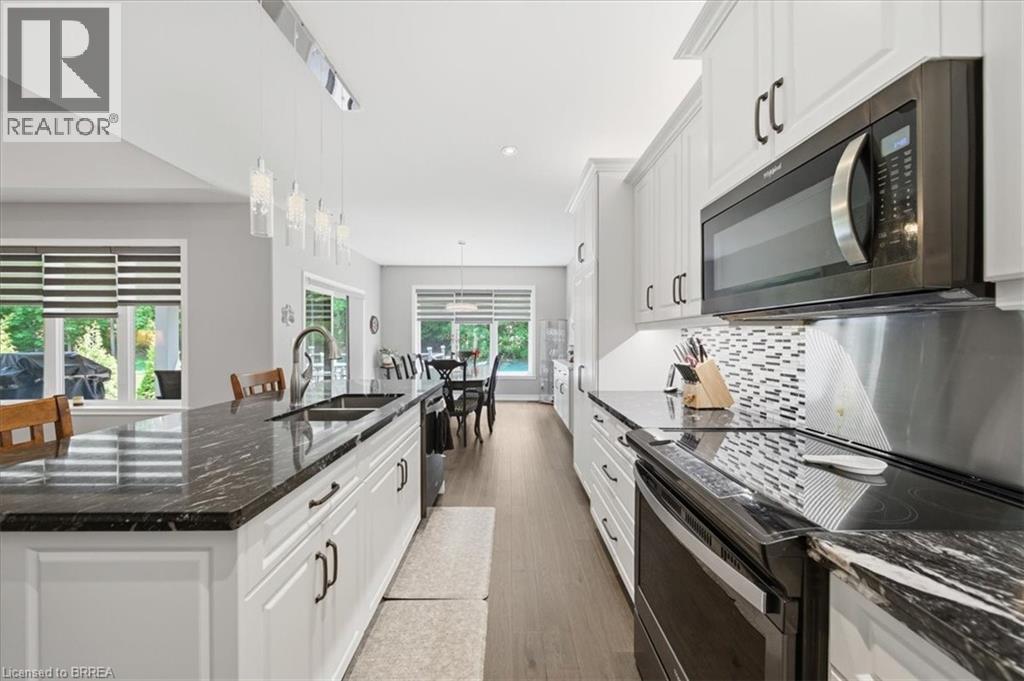 4 Lynndale Road, Simcoe, ON - Indoor Photo Showing Kitchen With Upgraded Kitchen