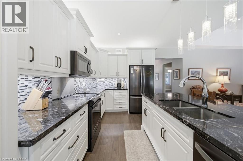 4 Lynndale Road, Simcoe, ON - Indoor Photo Showing Kitchen With Double Sink With Upgraded Kitchen