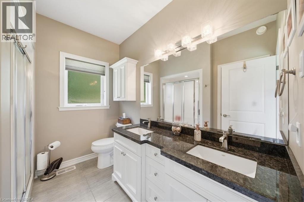 4 Lynndale Road, Simcoe, ON - Indoor Photo Showing Bathroom