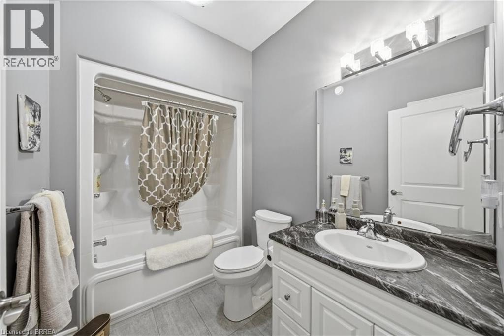 4 Lynndale Road, Simcoe, ON - Indoor Photo Showing Bathroom