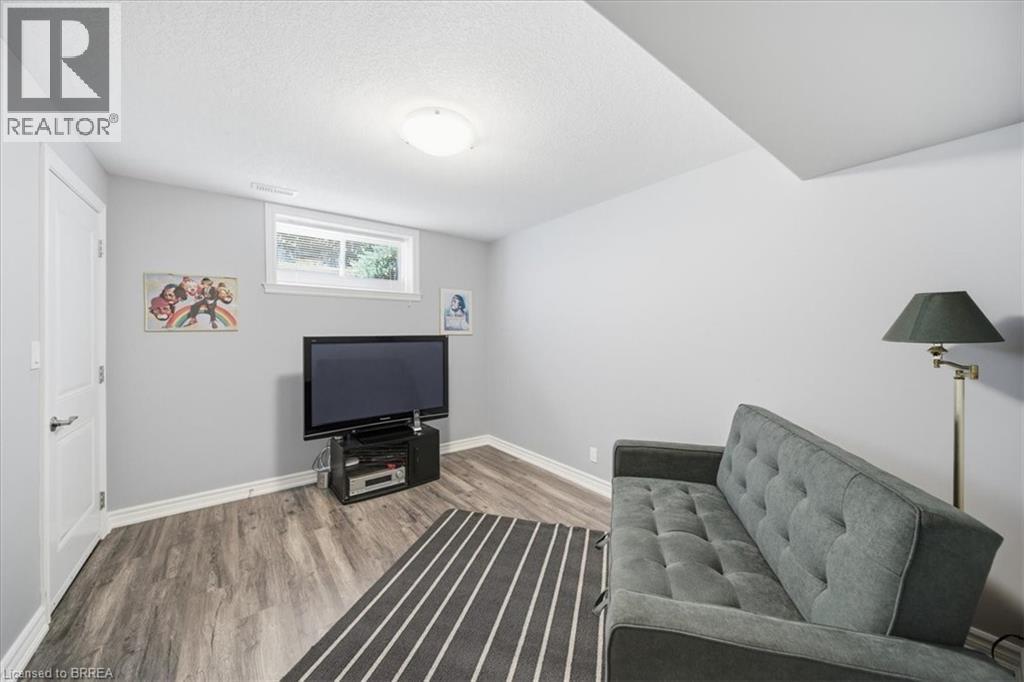 4 Lynndale Road, Simcoe, ON - Indoor