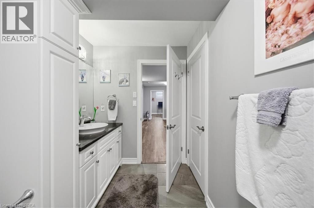 4 Lynndale Road, Simcoe, ON - Indoor Photo Showing Bathroom