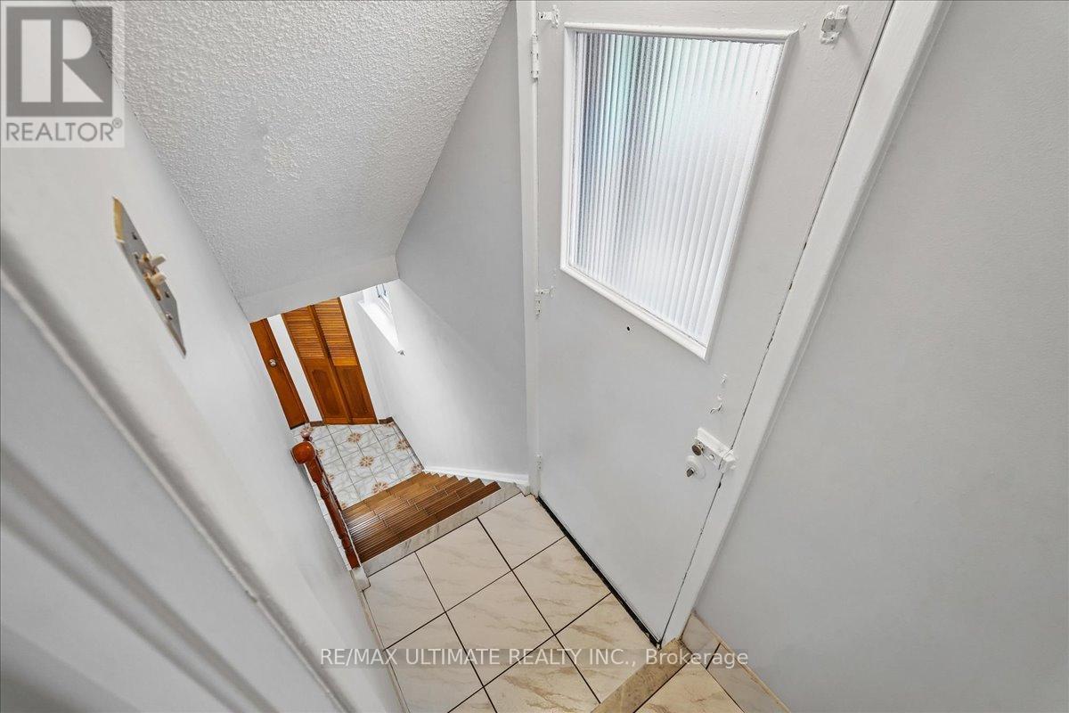 12 Thurodale Avenue, Toronto, ON - Indoor Photo Showing Other Room