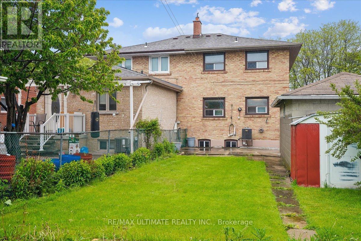 12 Thurodale Avenue, Toronto, ON - Outdoor