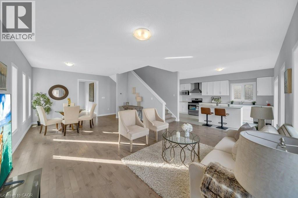43 Sugar Trail, Kitchener, ON - Indoor Photo Showing Living Room