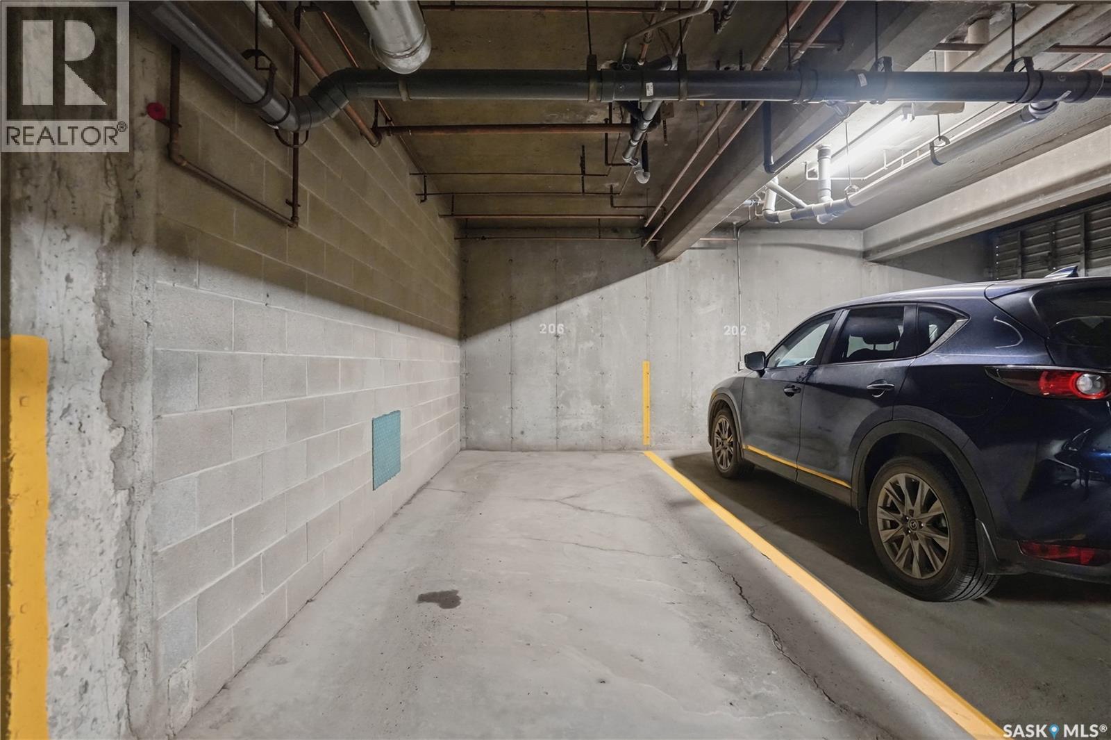 206 2315 Cornwall Street, Regina, SK - Indoor Photo Showing Garage