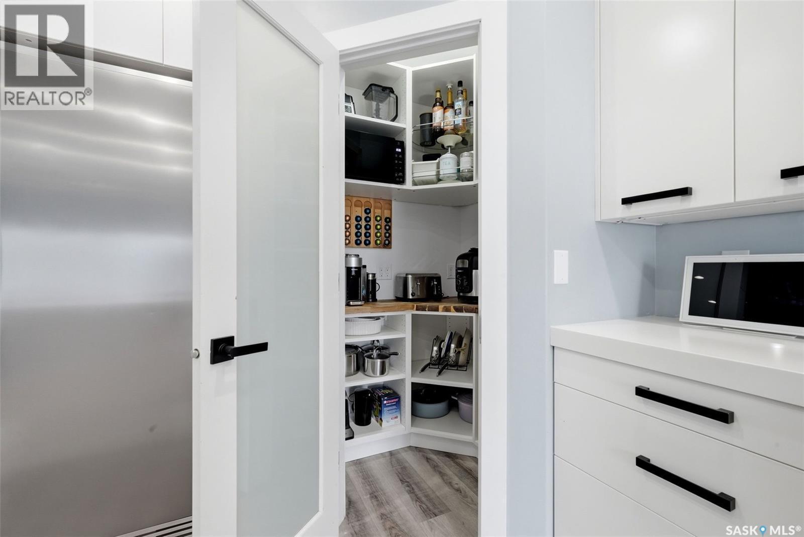 709 Aspen Crescent, Pilot Butte, SK - Indoor Photo Showing Other Room
