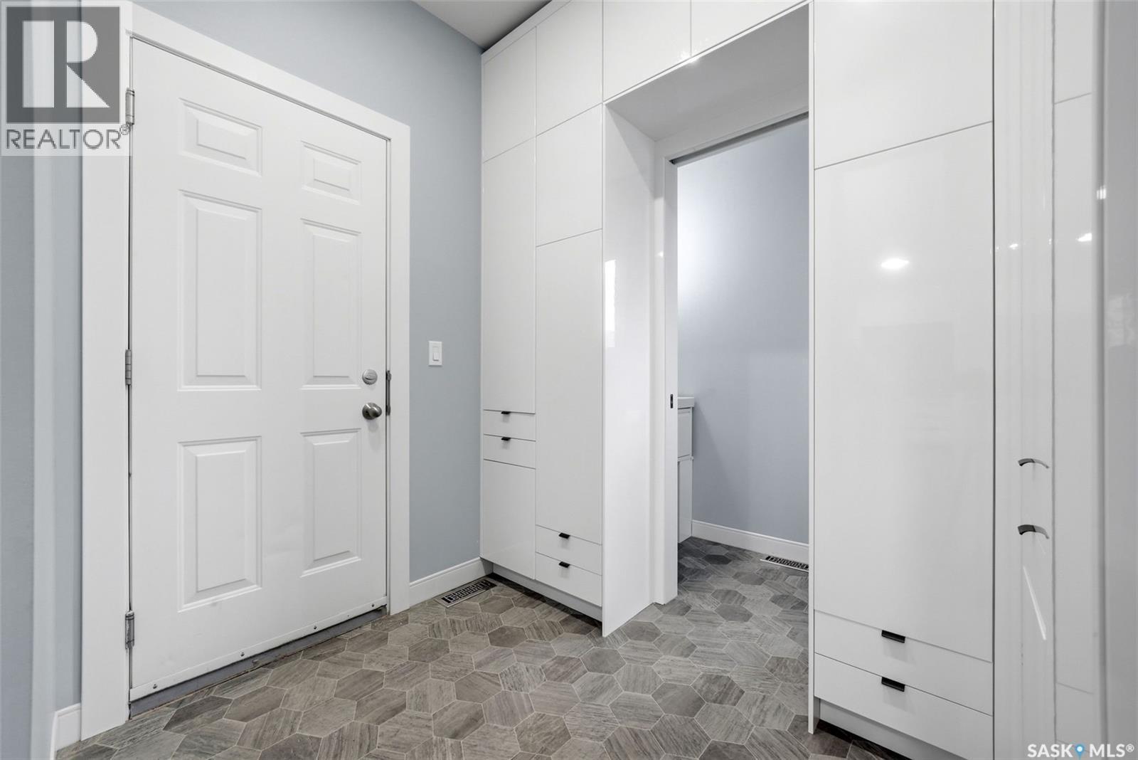 709 Aspen Crescent, Pilot Butte, SK - Indoor Photo Showing Other Room