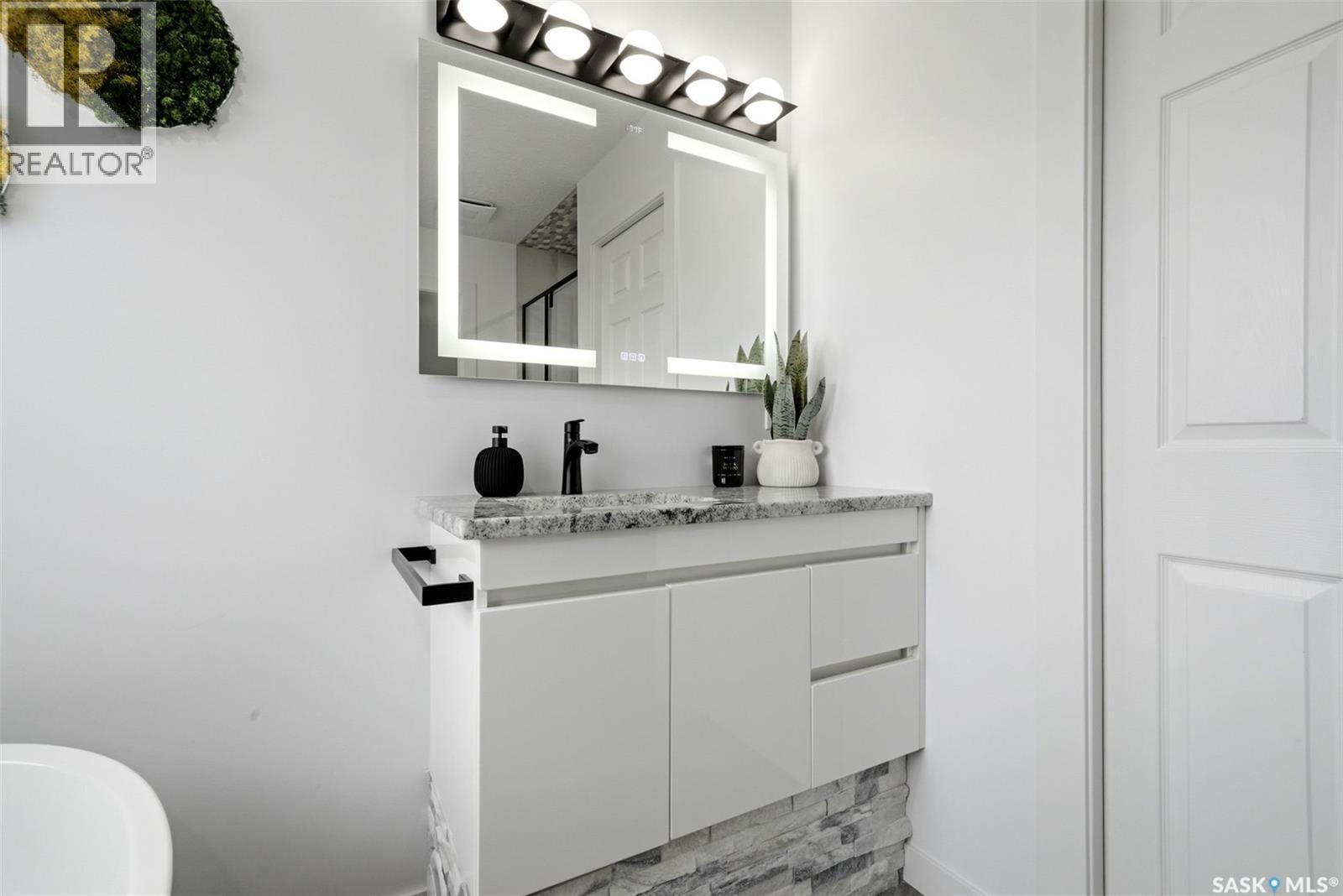 709 Aspen Crescent, Pilot Butte, SK - Indoor Photo Showing Bathroom