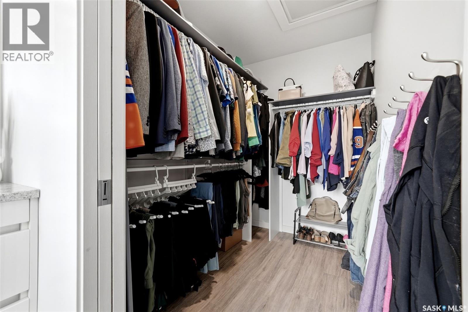 709 Aspen Crescent, Pilot Butte, SK - Indoor With Storage