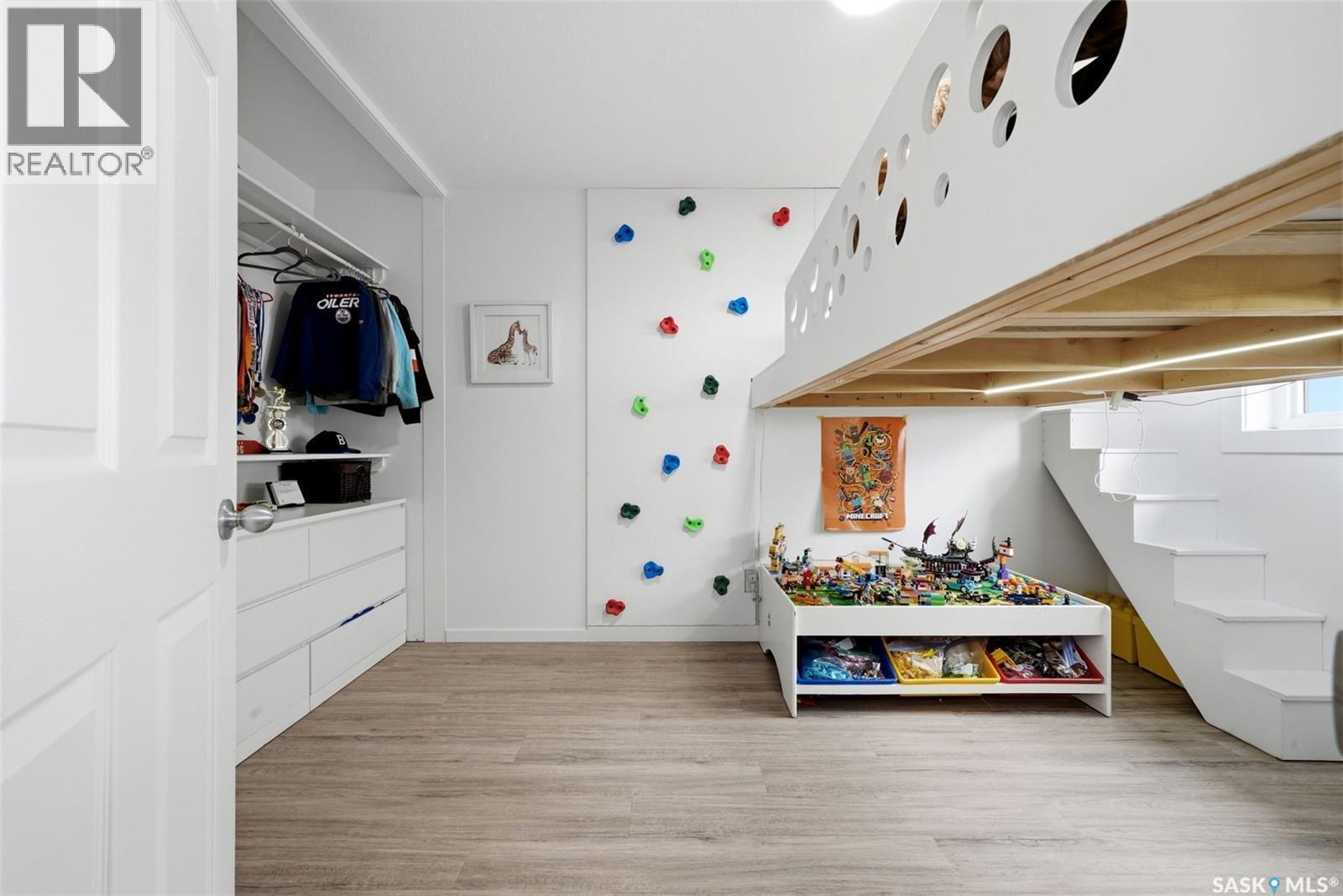 709 Aspen Crescent, Pilot Butte, SK - Indoor Photo Showing Other Room