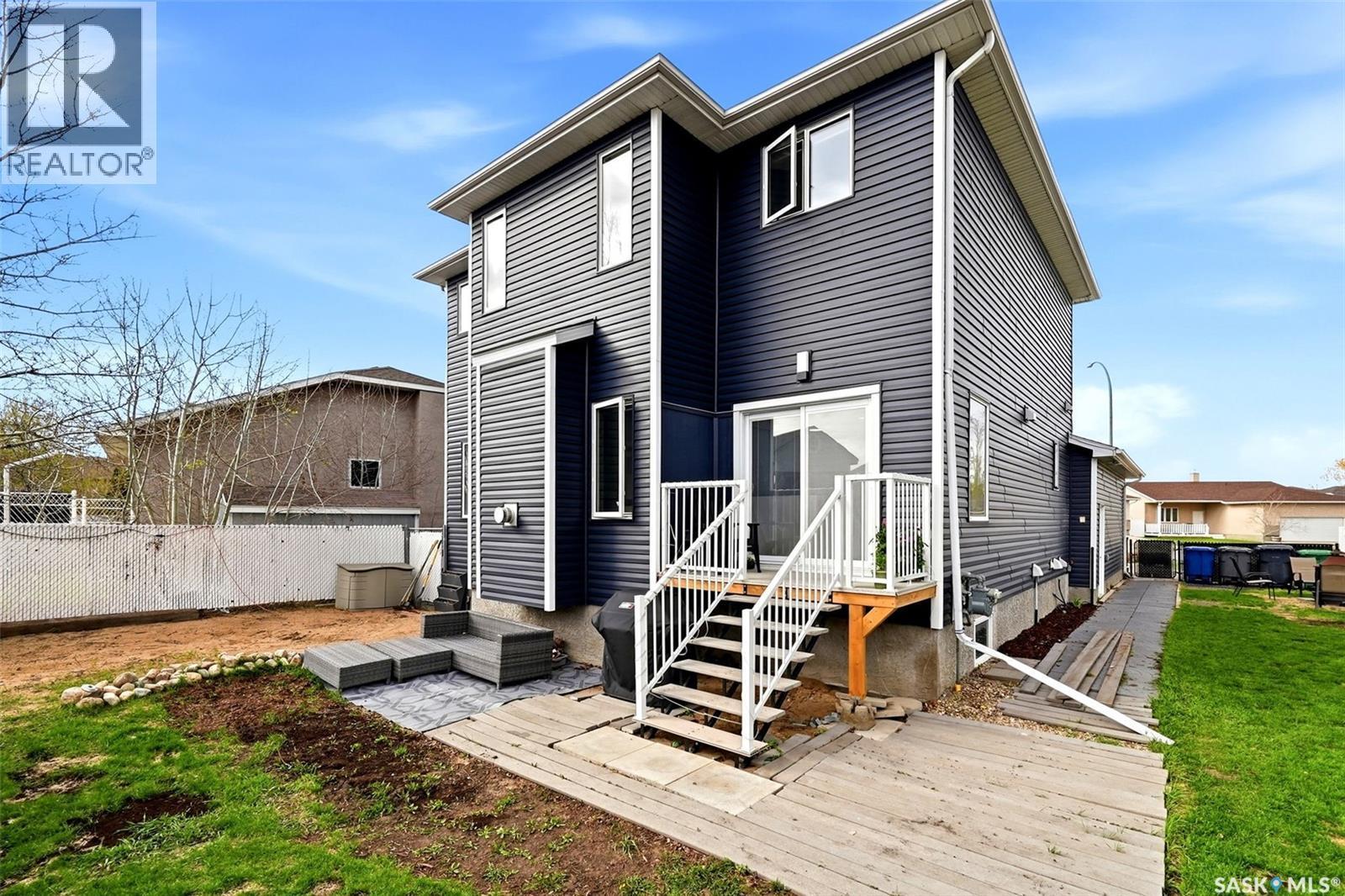 709 Aspen Crescent, Pilot Butte, SK - Outdoor