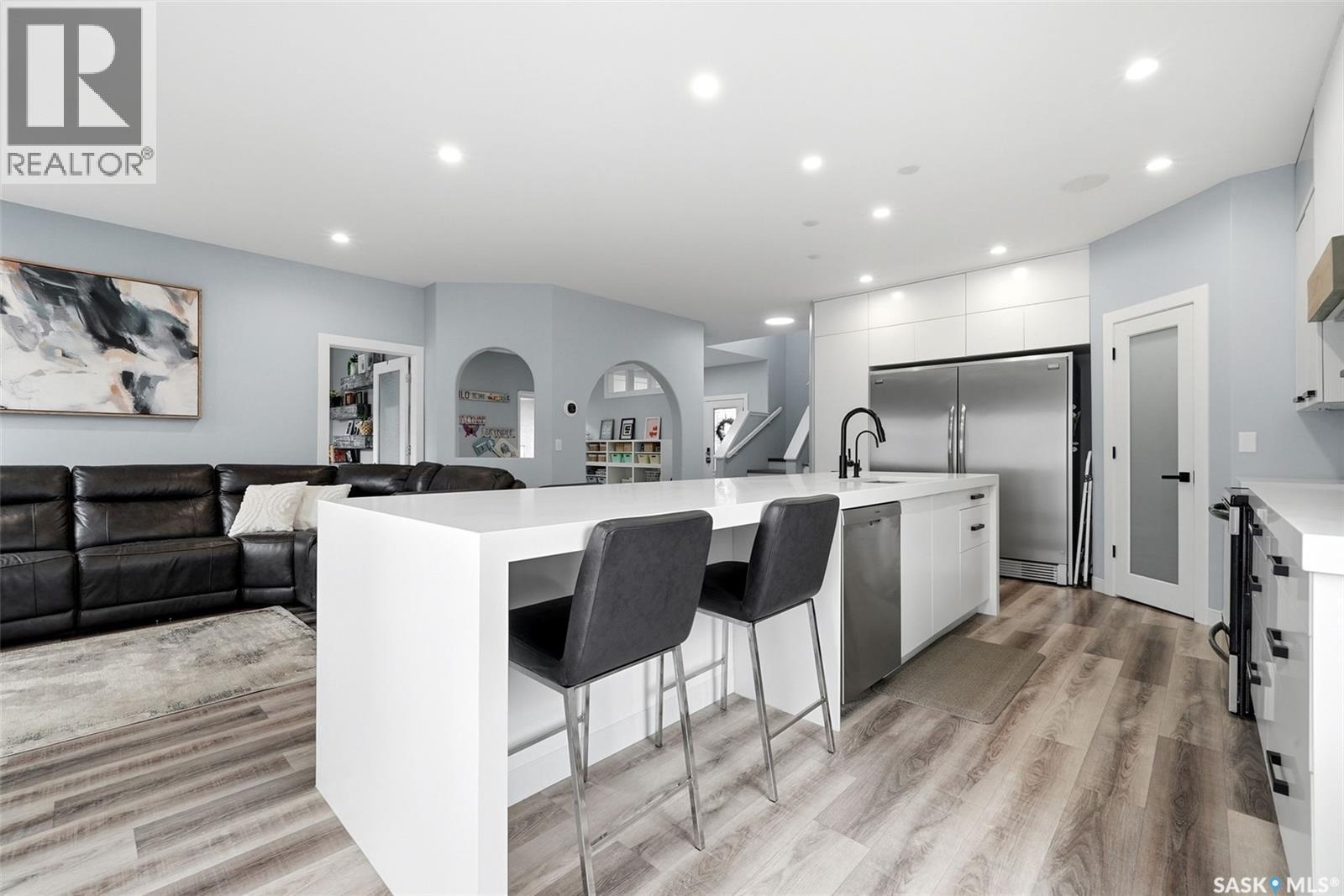 709 Aspen Crescent, Pilot Butte, SK - Indoor Photo Showing Kitchen With Upgraded Kitchen