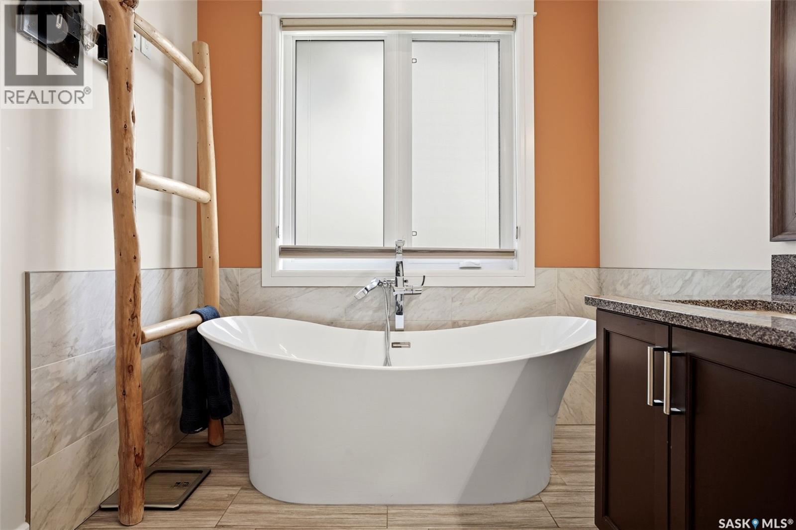 4868 Wright Road, Regina, SK - Indoor Photo Showing Bathroom