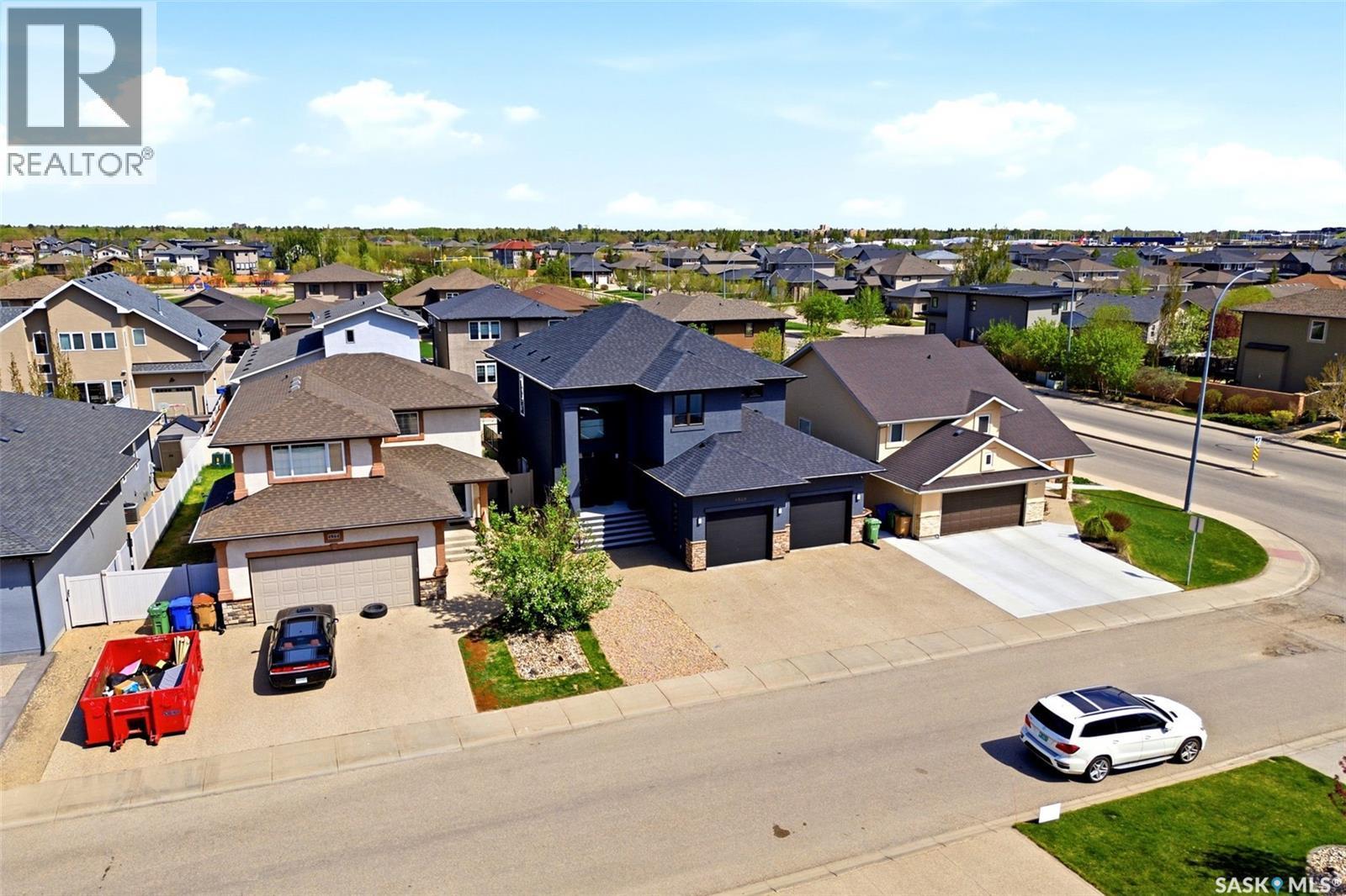 4868 Wright Road, Regina, SK - Outdoor With Facade
