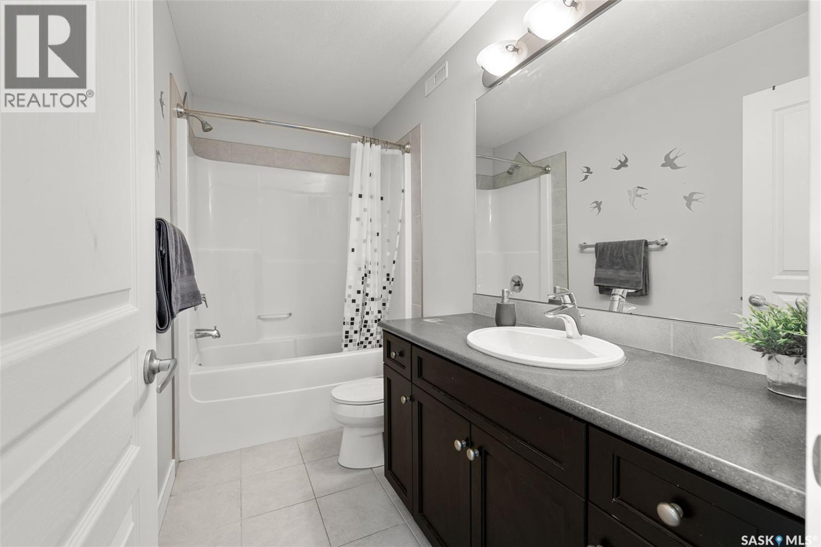 5018 Padwick Road, Regina, SK - Indoor Photo Showing Bathroom