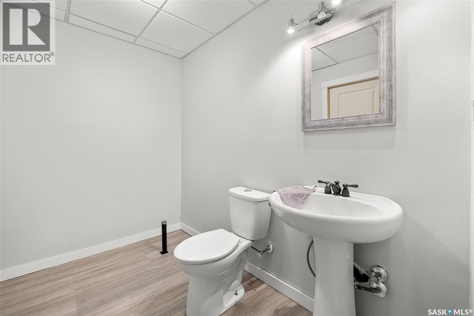 5018 Padwick Road, Regina, SK - Indoor Photo Showing Bathroom