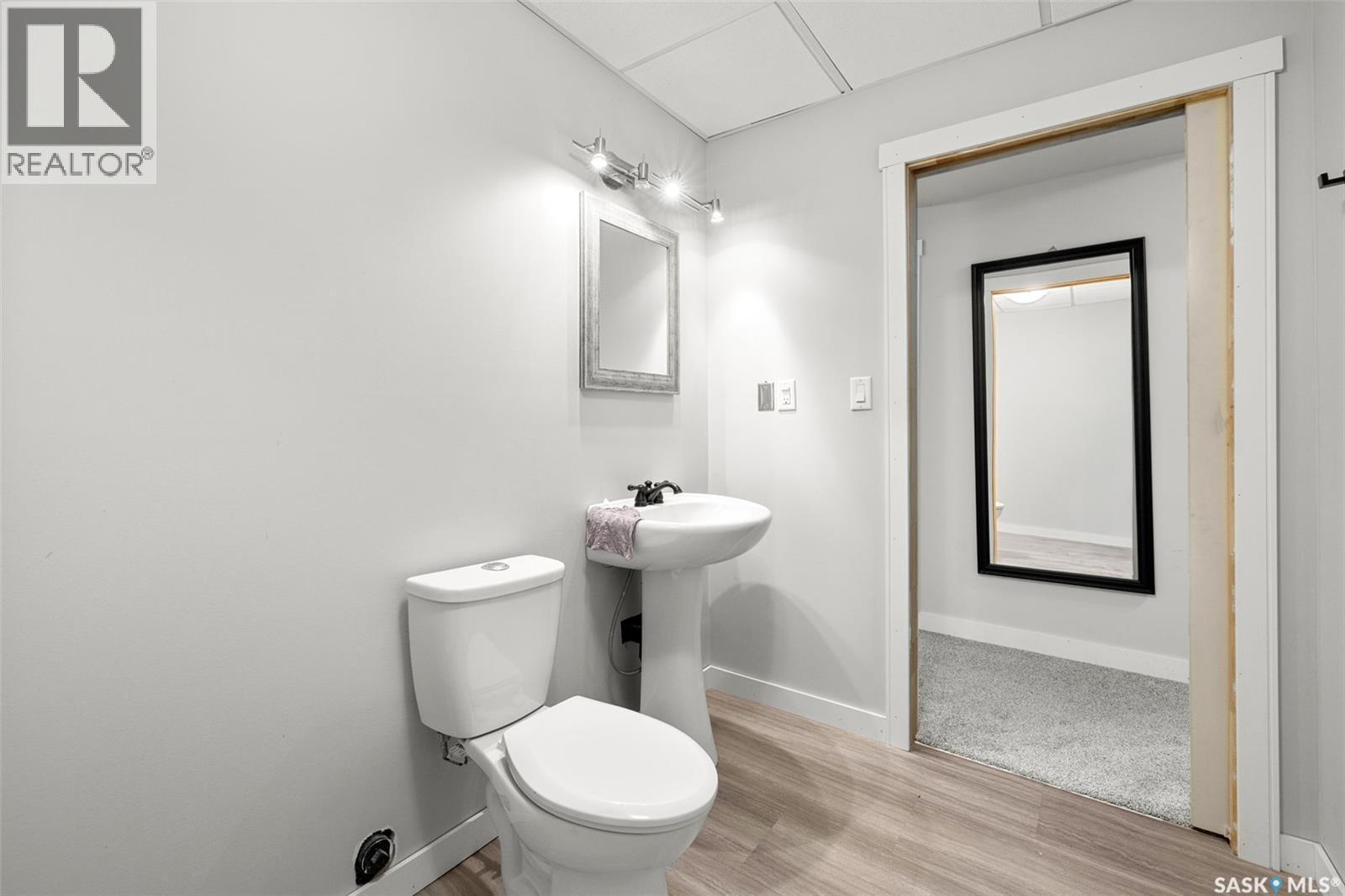 5018 Padwick Road, Regina, SK - Indoor Photo Showing Bathroom