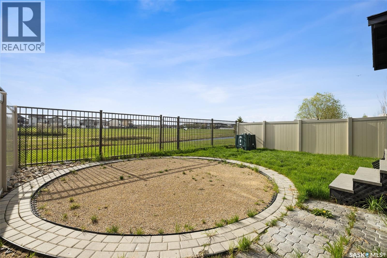 5018 Padwick Road, Regina, SK - Outdoor