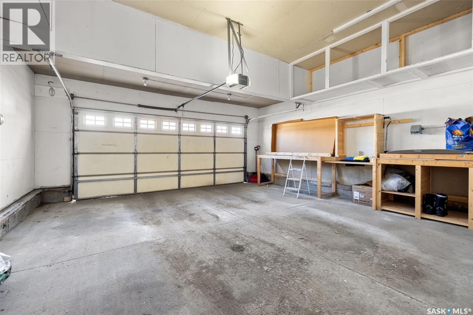 5018 Padwick Road, Regina, SK - Indoor Photo Showing Garage