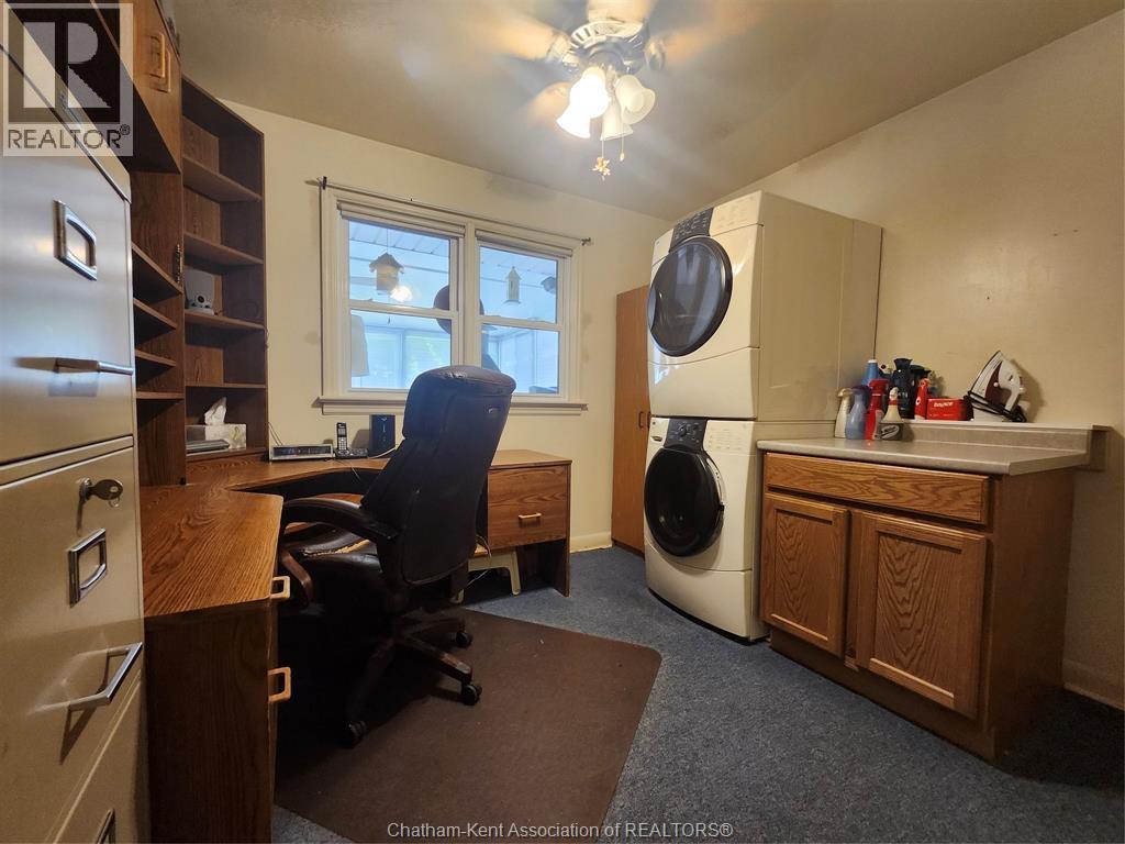 66 Devon Road, Chatham, ON - Indoor Photo Showing Laundry Room