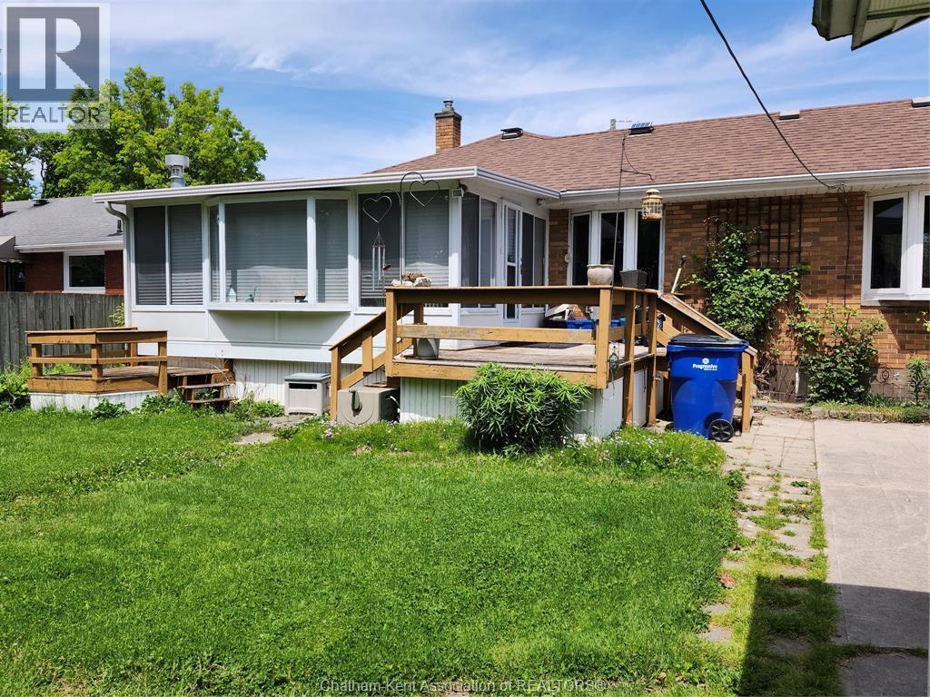 66 Devon Road, Chatham, ON - Outdoor With Deck Patio Veranda