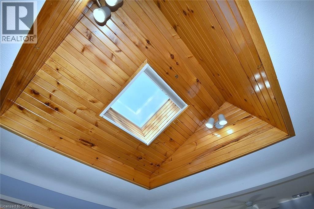 10 Alderney Avenue, Hamilton, ON - Indoor Photo Showing Other Room