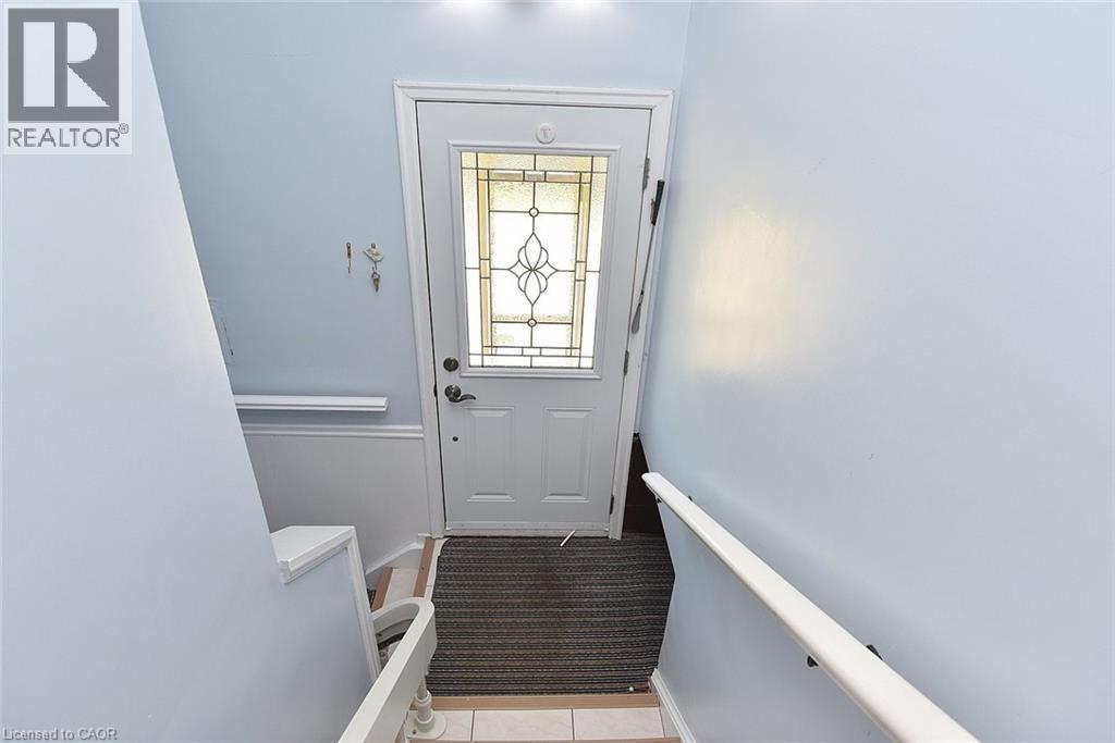 10 Alderney Avenue, Hamilton, ON - Indoor Photo Showing Other Room