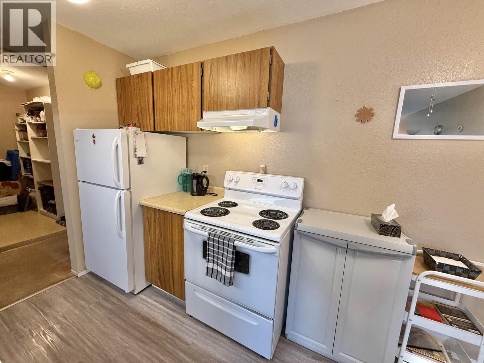 203 398 Roddis Drive, Quesnel, BC - Indoor Photo Showing Kitchen