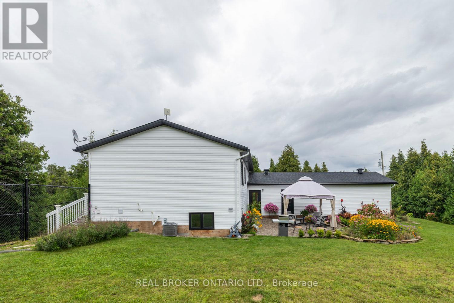 486 Code Drive, Montague, ON - Outdoor With Exterior