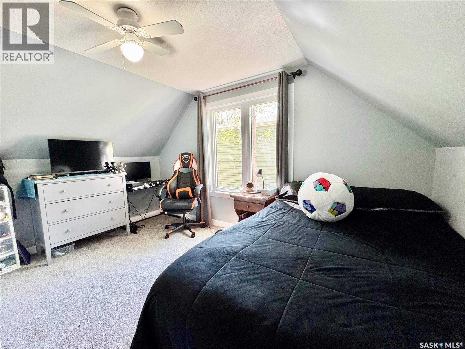 719 4Th Street E, Prince Albert, SK - Indoor Photo Showing Bedroom