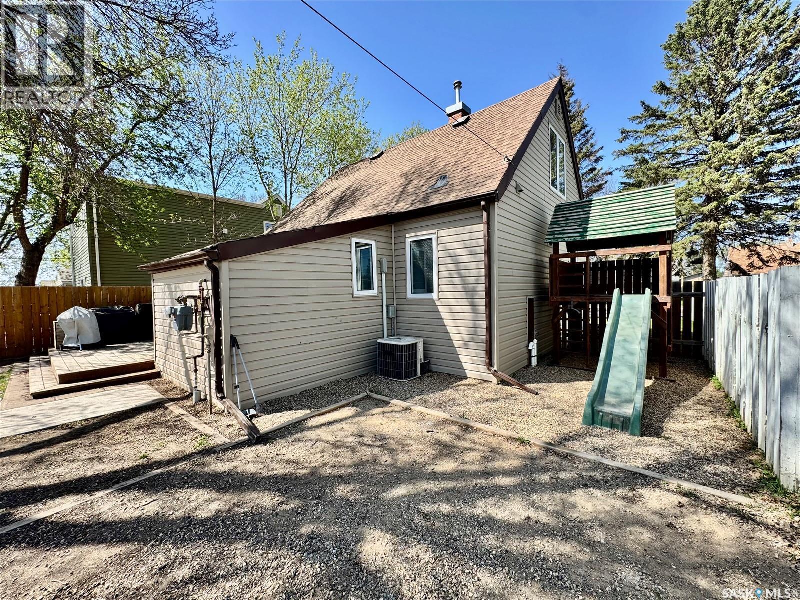 719 4Th Street E, Prince Albert, SK - Outdoor With Exterior