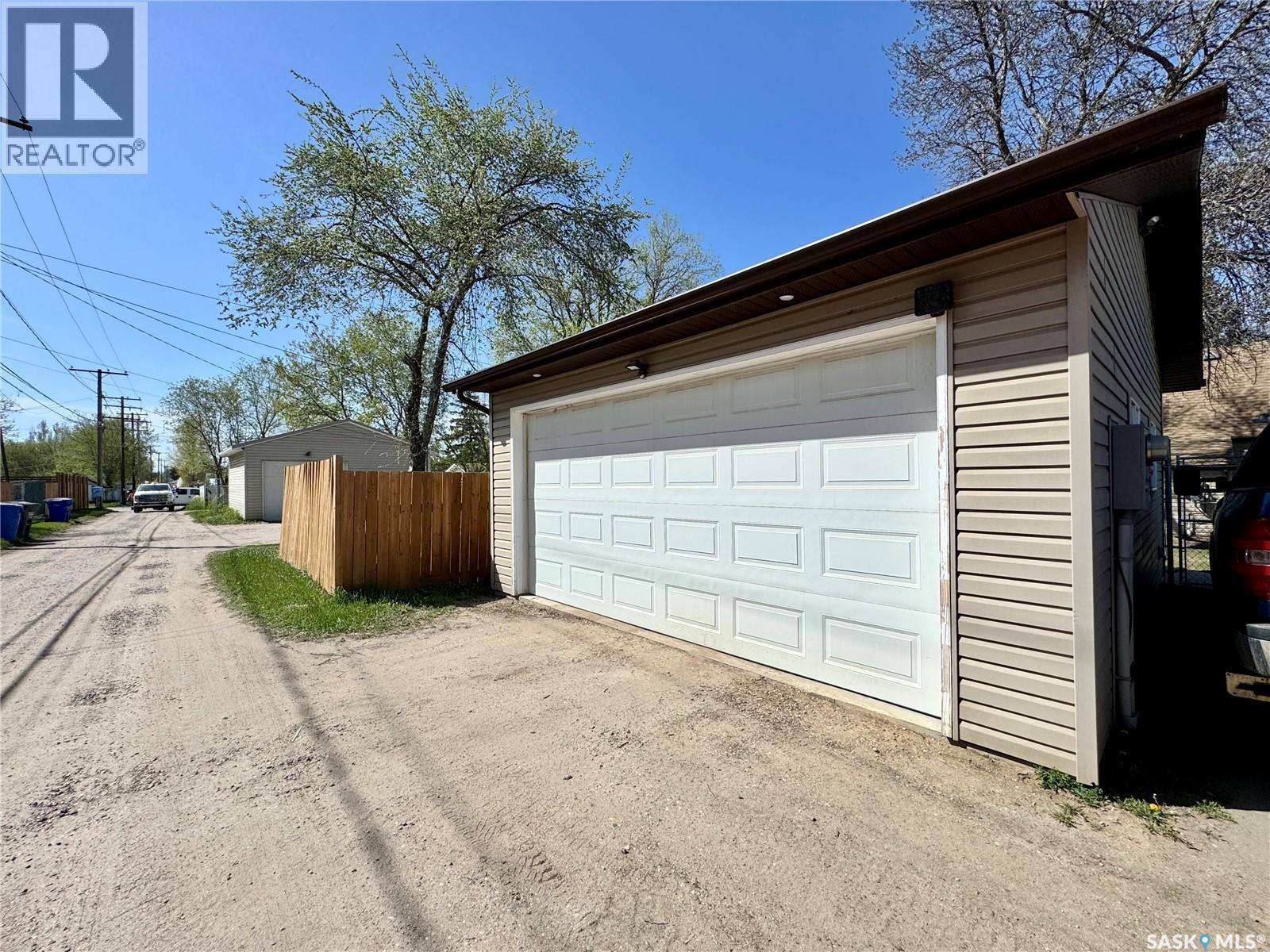 719 4Th Street E, Prince Albert, SK - Outdoor