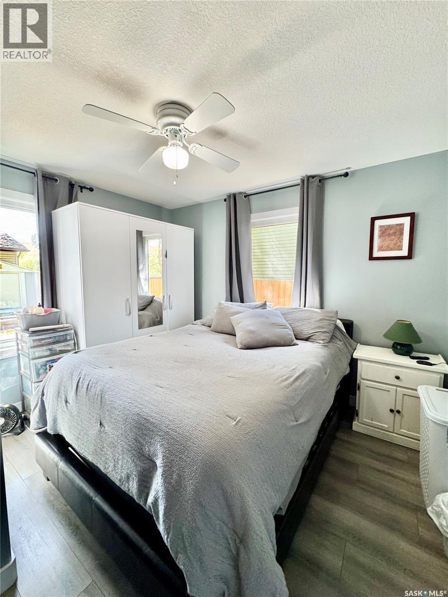 719 4Th Street E, Prince Albert, SK - Indoor Photo Showing Bedroom